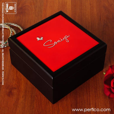 Lady in Red © Personalized Jewellery Box